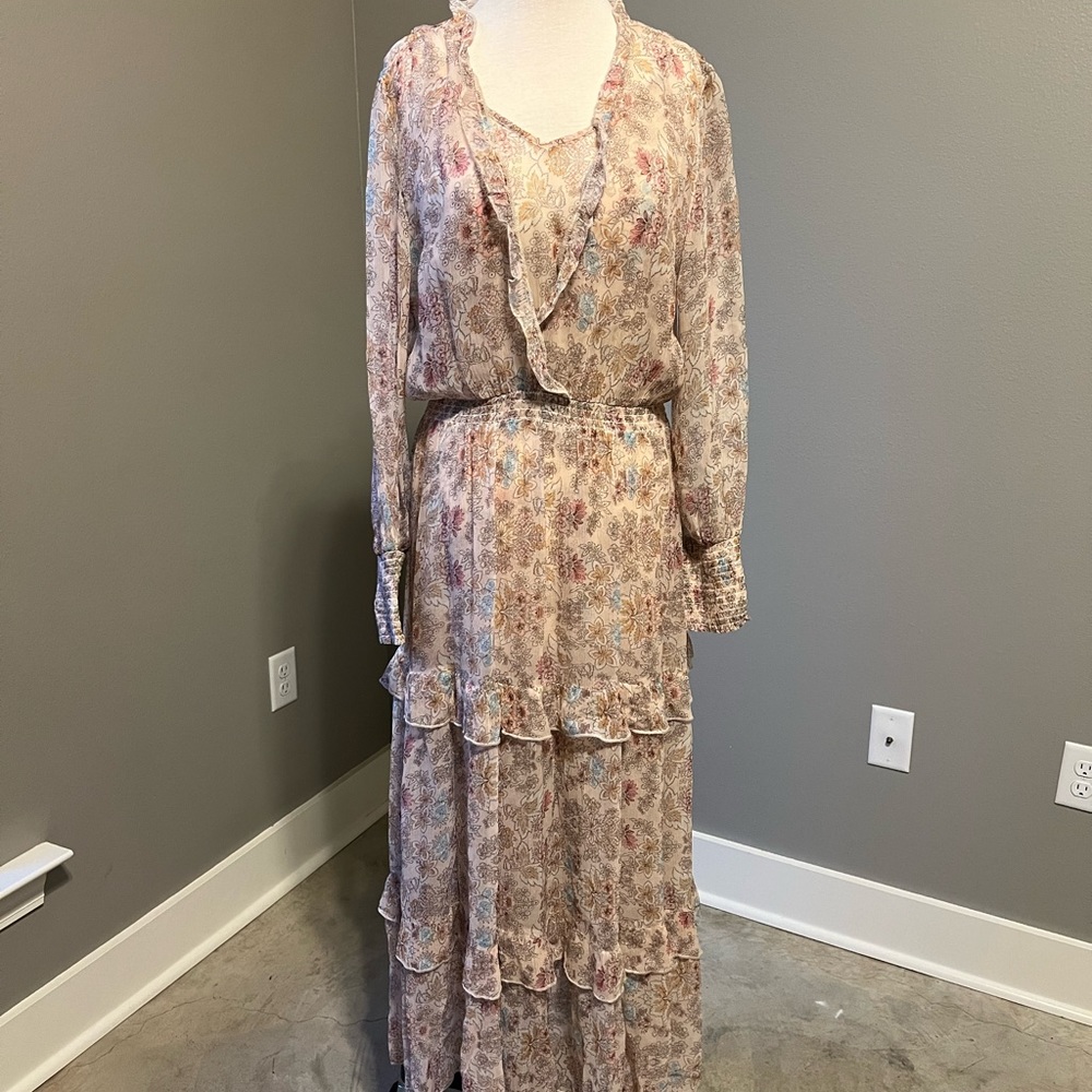 Sundance dress size L, underpinning included